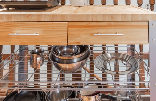 Shawnigan Lake Apartment | pet-friendly loft minutes to lake, in the heart of Shawnigan Lake