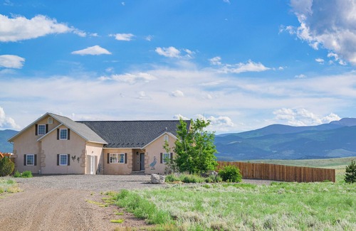 Monte Vista House | Pet-Friendly Monte Vista Home w/Game Room!