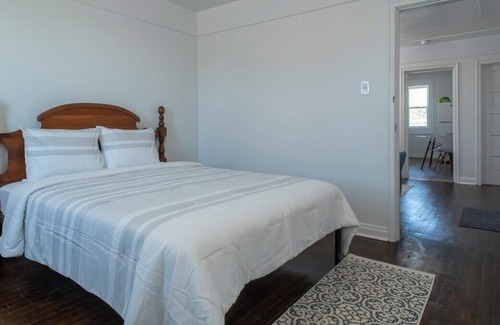 Thunder Bay Apartment | Pet Friendly, Netflix, Wifi, Parking