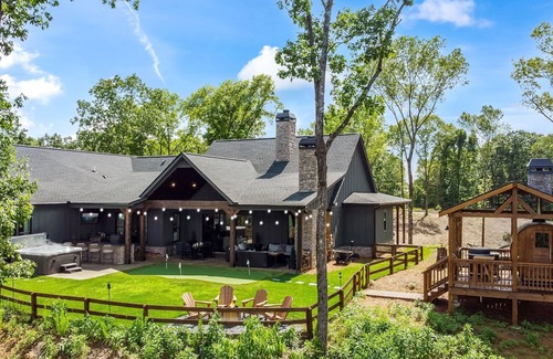 Ranger Cabin | Pet Friendly, New Construction/Mtn Views/Hot Tub/Game Room/Outdoor Kitchen