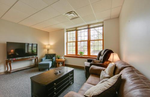 New Kensington Apartment | Pet-Friendly New Kensington Apt with Shared Perks