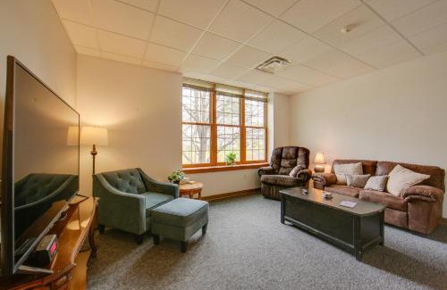 New Kensington Apartment | Pet-Friendly New Kensington Apt with Shared Perks