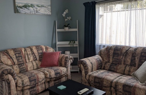 New Plymouth Cottage | Pet friendly