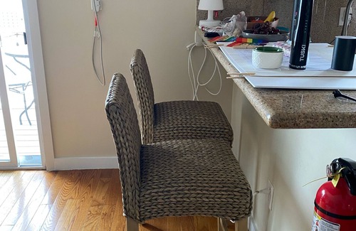 Asbury Park Condo | Pet Friendly-Outdoor Space-Parking-Chef's Kitchen-2 blocks to the Beach