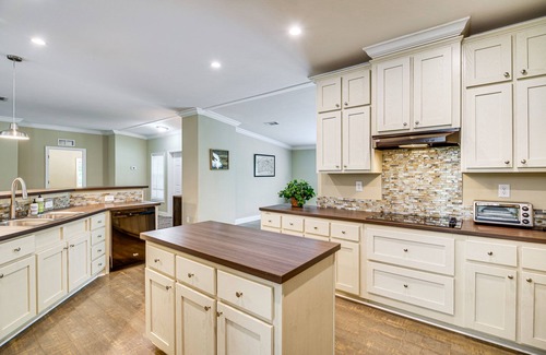 Palm City House | Pet-Friendly Palm City Home w/Yard & Grill!