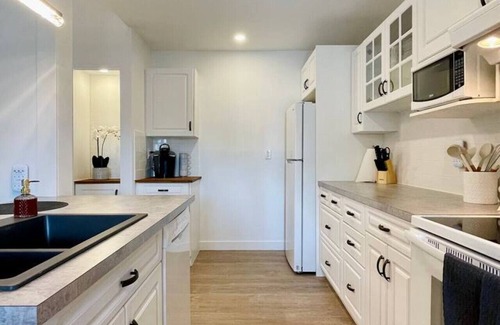 Lethbridge House | Pet-friendly Renovated Home Near University!