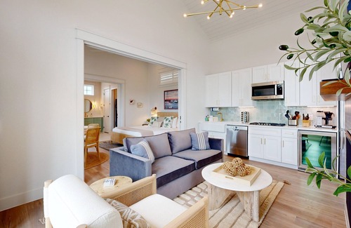 Port Aransas Cabin | Pet Friendly, Resort Style Pools, Golf Cart Boardwalk to Beach