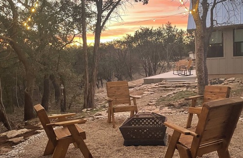 Granbury House | Pet-friendly retreat in Granbury with loft, fire pit, and boat launch 2 mi away.