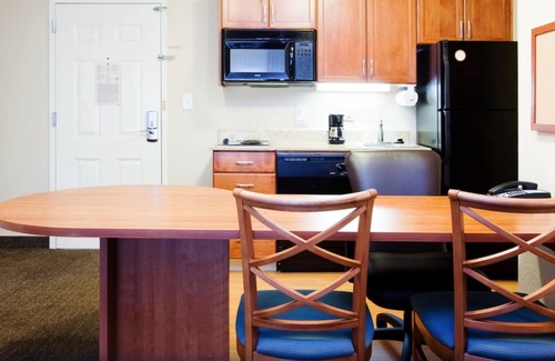 New Bern Condo | Pet-Friendly Retreat near New Bern's Attractionsn