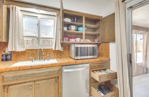 Ridgecrest House | Pet-Friendly Ridgecrest Home Near OHV Trails!