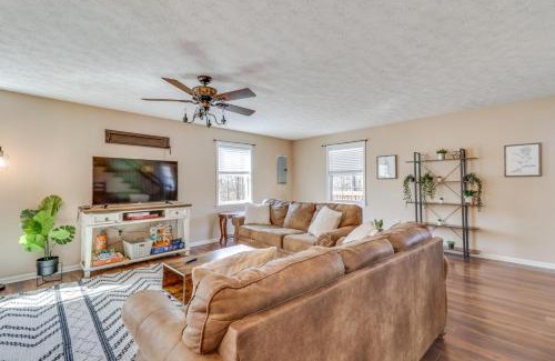 Shenandoah House | Pet-Friendly Shenandoah Cabin with Fire Pit and Grill!