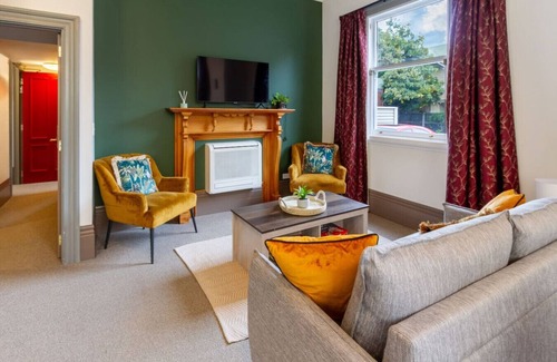 Christchurch City Centre House | Pet Friendly single level Heritage style home