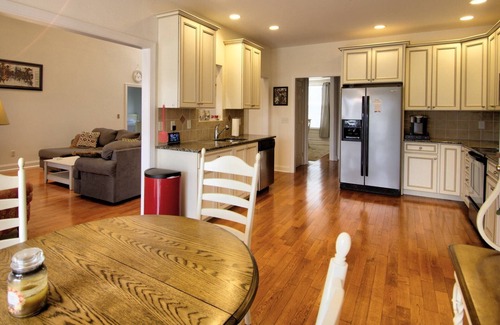 Villages of Five Points House | Pet Friendly, Sleeps 10, 2 Community Pools, 4 Bikes, and Free Amenities, 10 Mins to the Beach