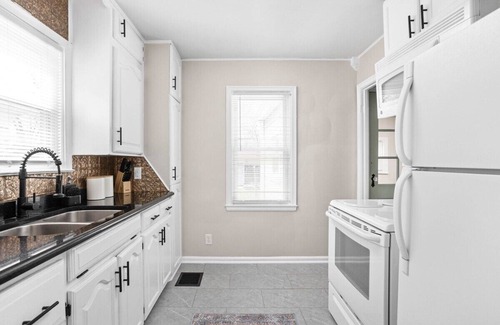 Indianapolis House | Pet Friendly | SoBro Bungalow in Indy