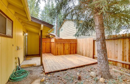 Sierra Tract House | Pet-Friendly South Lake Tahoe Home 2 Mi to Lake