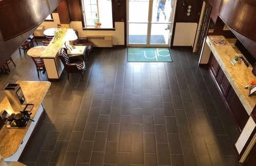 Kelso House | Pet-Friendly Stay at GuestHouse Kelso Longview! Free Parking!