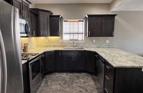 Pocatello House | Pet-Friendly Stay. Convenient location near ISU & Hospital. Mountain View’s.