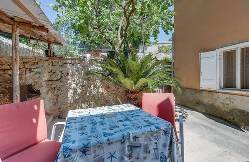 Veli Losinj Apartment | Pet-Friendly Studio for Two