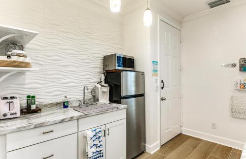 Abacoa Apartment | Pet-Friendly Studio 6 Mi to Jupiter Beach Park!