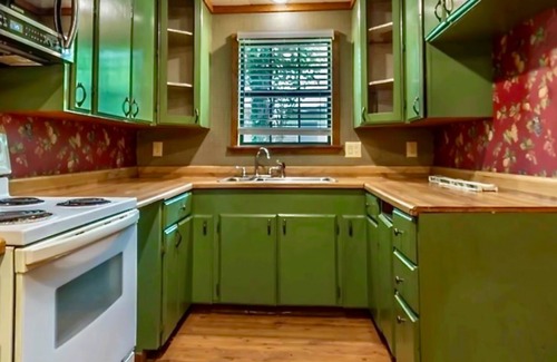 Ore City Apartment | Pet-friendly studio cabin w/shared pool, firepit, lake access