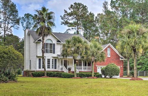 Huger House | Pet-Friendly Suburban Escape with Deck and Grill!