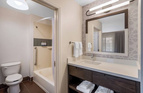 Sorrento Valley Hotel | Pet- friendly Suites with Free Breakfast in Great Location Near Black's Beach!