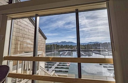 Al Tahoe Condo | Pet Friendly Tahoe Keys Condo Walking Distance to the Lake -Monthly Stays