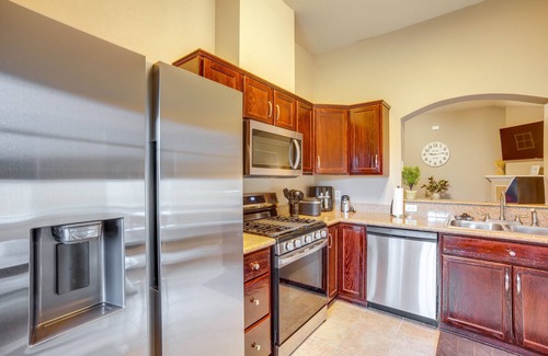 Bryan House | Pet-Friendly Texas Retreat w/Fenced-In Yard!