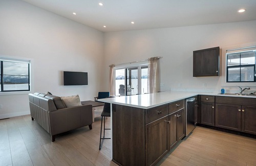 Bigfork House | Pet Friendly! The Jewel View Cottages Unit 8