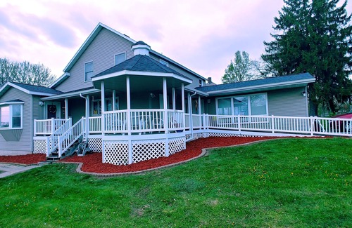 Cornell Apartment | Pet Friendly* The Stacker* Brunet Island State Park*Chippewa River* HikingTrails