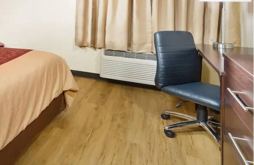 Paducah Hotel | Pet-friendly Unit with Free Parking Near William Clark Market House Museum