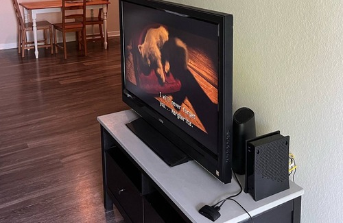 Umstead Apartment | Pet friendly, Upscale gated community. Free parking., Fast Wi-Fi-336-707-7146