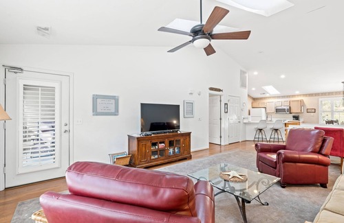 Sea Trail House | Pet-Friendly upstairs Villa at Sunset Beach