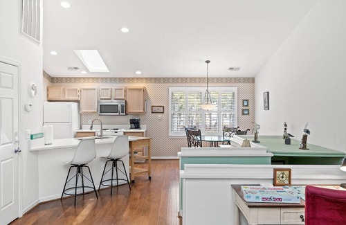 Sea Trail House | Pet-Friendly upstairs Villa at Sunset Beach