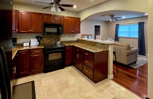 Fort Walton Beach House | Pet-Friendly 3BR Home, Sleeps 8 – Near Beaches & Destin - Emerald Sand Dollar