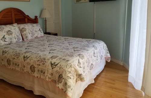 Night Heron Villa | Pet Friendly With Walk to Beach! Private, Quiet Retreat! Access to Pool