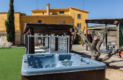 Can Trabal House | Pet-Friendly Villa Masía Can Trabal with Mountain View, Pool, Jacuzzi, Wi-Fi, A/C, Terrace & Garden