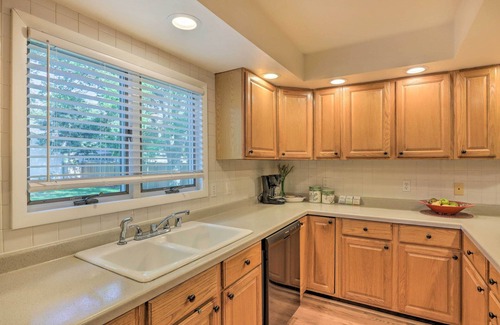 Whitefish Bay House | Pet-Friendly Whitefish Bay Getaway w/Large Yard!