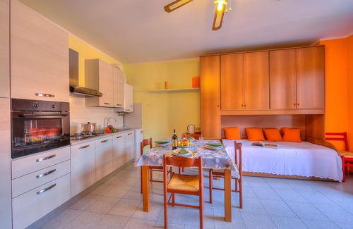 Roe Apartment | Peter - relax & 1 km from lake, Roè Volciano, Italy