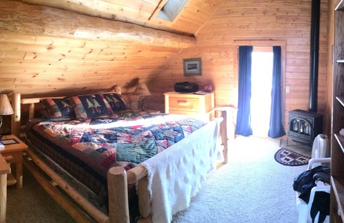 Grand Rapids Cabin | Peterson Bay Lodge: 26 summer books Fri to Fri. Great dates below-10% discount!