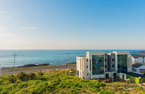 Downtown House | Petit Jeju Victor
