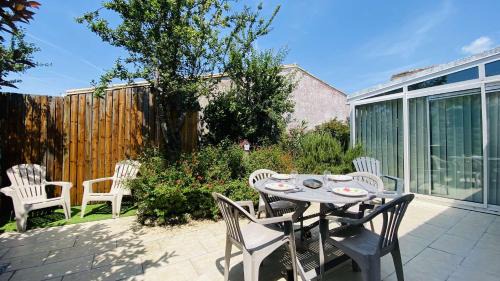 Sainte-Marie-de-Re Villa | petite location au calme proche du centre village et du marché