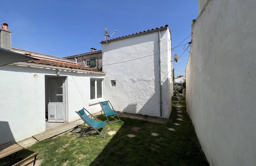 L'Echardiere House | Petite Maison au Calme Dans un Village Typique