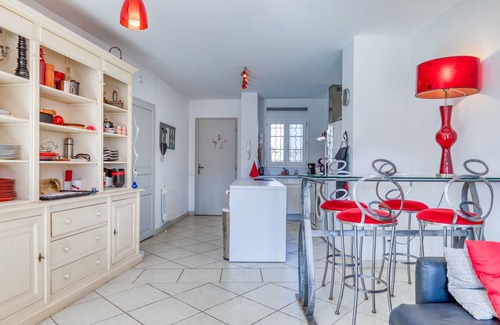 Aigues-Mortes House | 'Petite Maison Aigues Mortes' with Sea View, Shared Pool and Wi-Fi