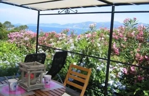 Isolella House | Petite Maison Indépendante, vue Mer, à 5min à Pieds de la Plage