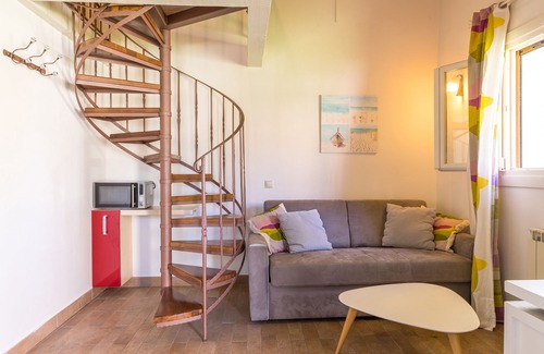 Dassia Villa | Petrinos Cottage in Dassia, Private pool, A/C, WiFi, 300m to the beach.