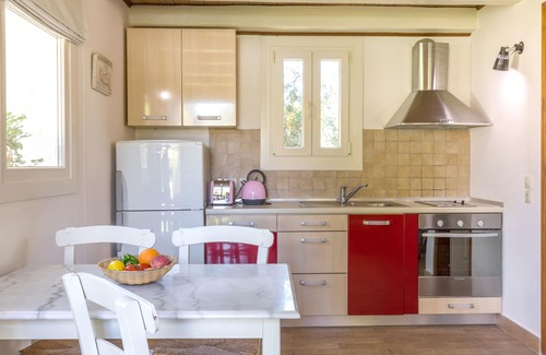 Dassia Villa | Petrinos Cottage in Dassia, Private pool, A/C, WiFi, 300m to the beach.