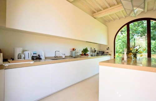 Petrognano Villa | Petrognano Villa Sleeps 16 Pool Air Con WiFi