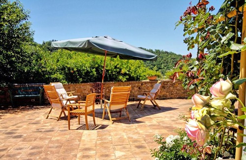 Petrognano Villa | Petrognano Villa Sleeps 16 Pool Air Con WiFi