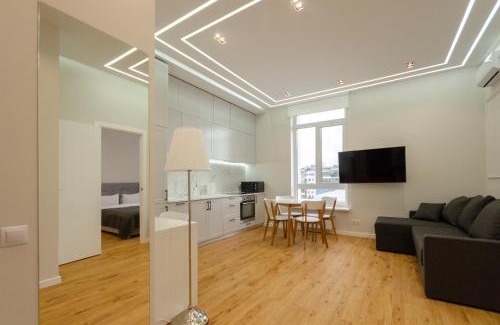 Kyiv Apartment | Petrovdom Apartments 5-46 in RC Zhemchuzhyna 38, Zhylianska 68